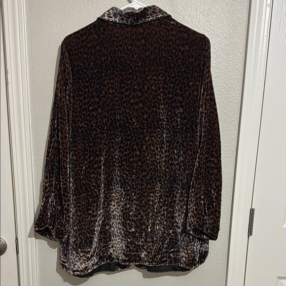 Soft Surroundings Icon Silk Velvet Poets Shirt in Animal Print Tunic Top - Picture 6 of 7